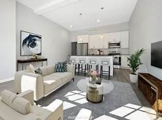 52 E Spring Ave FLOOR 1, Ardmore, PA 19003