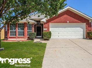3940 Silver Springs Dr, Fort Worth, TX 76123