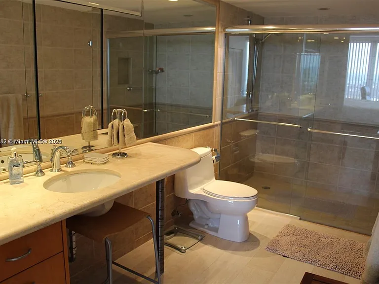 881 Ocean Dr #22F — Photo 13