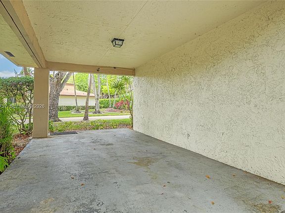 4th image of 8097 Royal Palm Cir