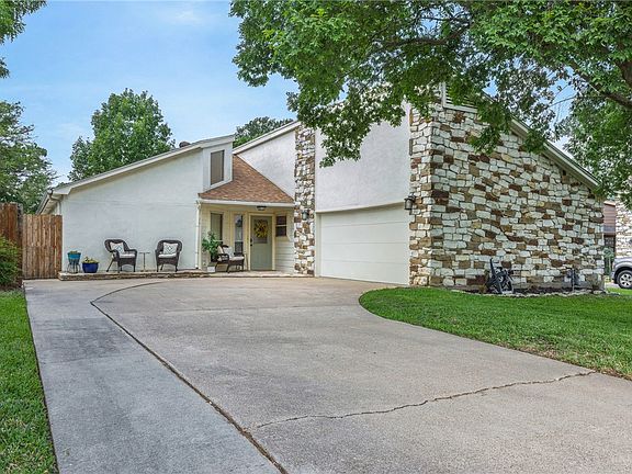 2nd image of 8706 Greenleaf Dr