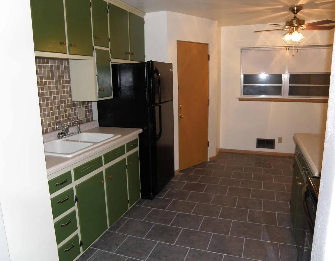 2 bed, 800 sqft, $904 — Photo 1