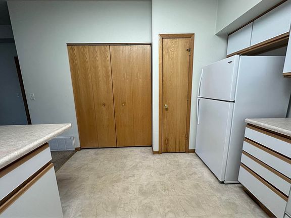 4th image of 2888 Coral Ct