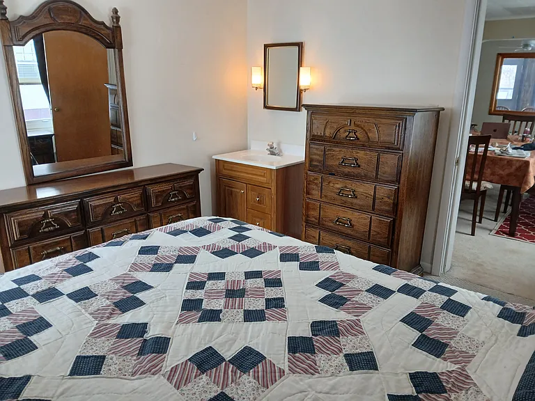 321 W McMillan Ave — Photo 1