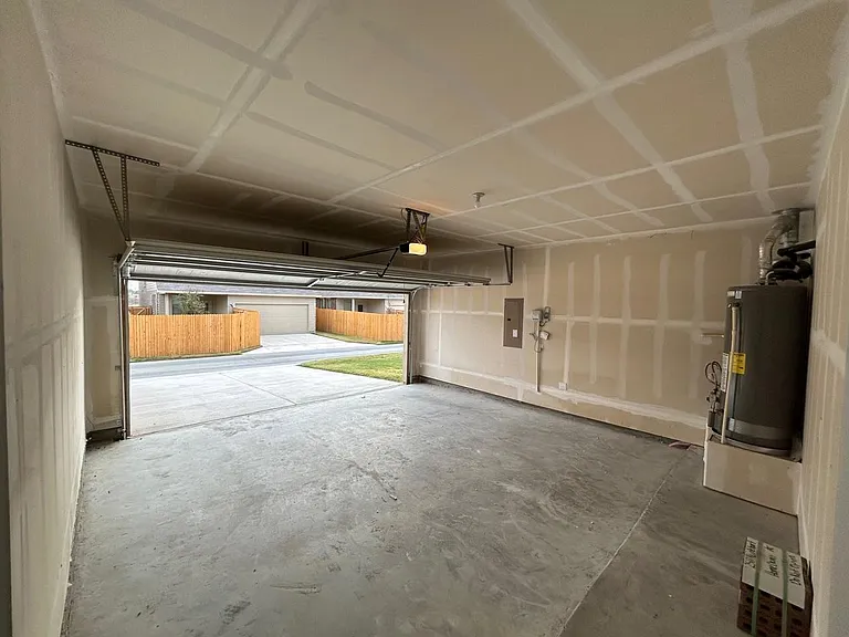 2517 Maplehurst Dr — Photo 22