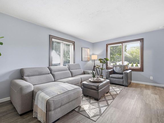 4th image of 4809 W Loomis ROAD