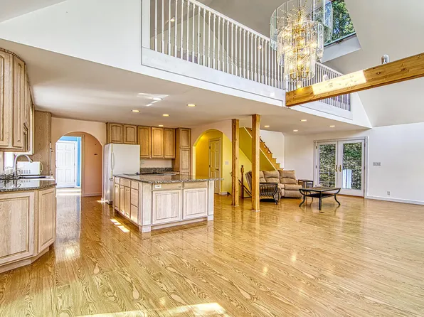24 Goose Cove Road, Deer Isle, ME 04627