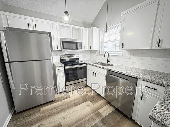 5th image of 11808 E 59th Ter