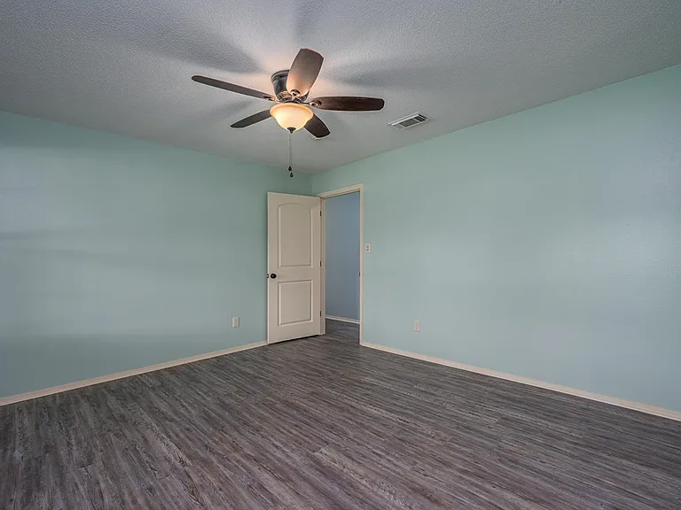 15509 Cedar Bay Dr — Photo 8