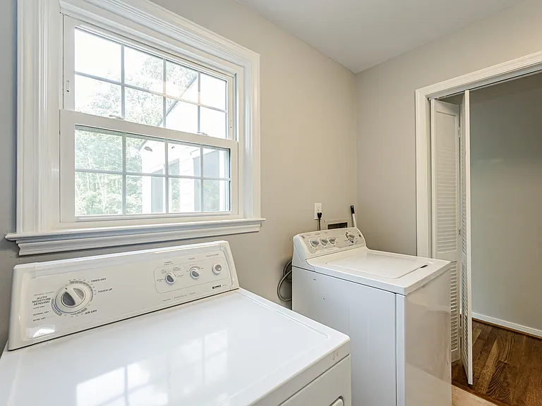 11402 Creekside Dr — Photo 10