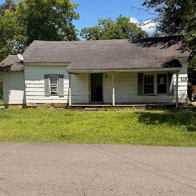 1st image of 517 N College St