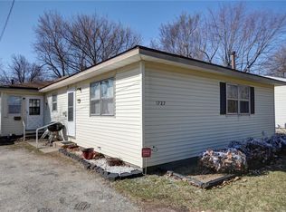 1727 E Olive St, Decatur, IL 62526