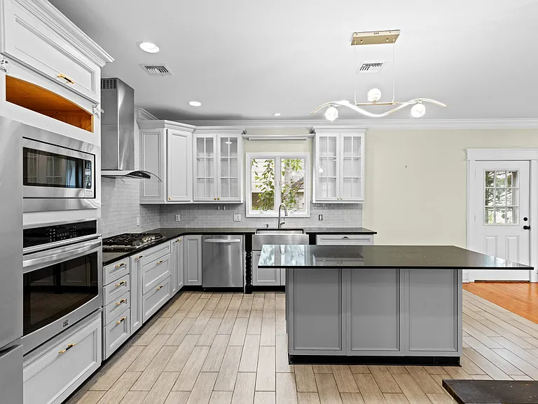 40 E Oakdene Ave #B — Photo 12