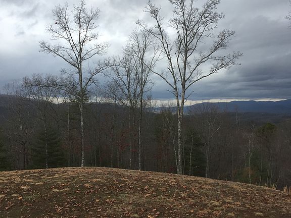 2nd image of 400 Skyland Trl