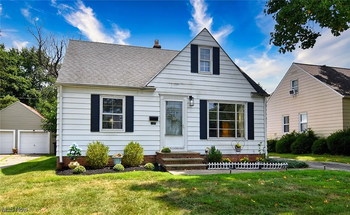 1147 Irene Rd photo 1