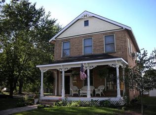 403 E 3rd St, Chaska, MN 55318