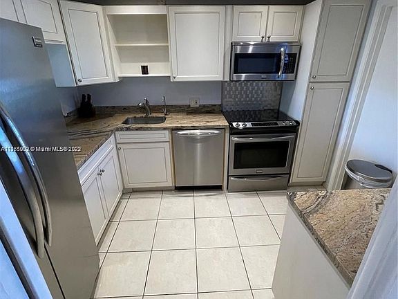 4th image of 3100 N Palm Aire Dr APT 204