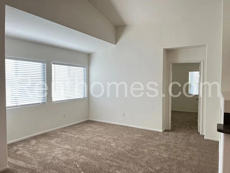 10326-28 Scripps Poway Pkwy — Photo 2