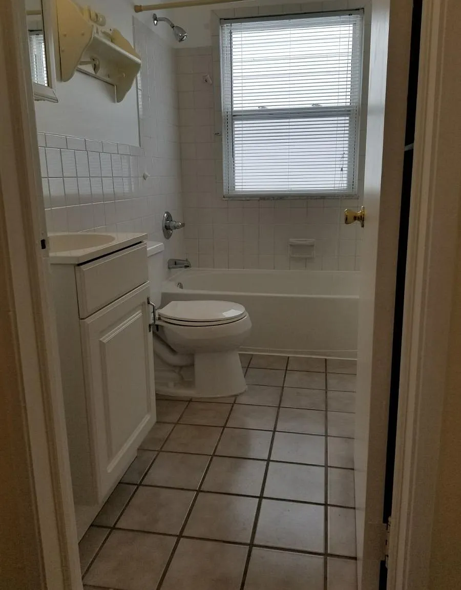 17157 Robert Street — Photo 4