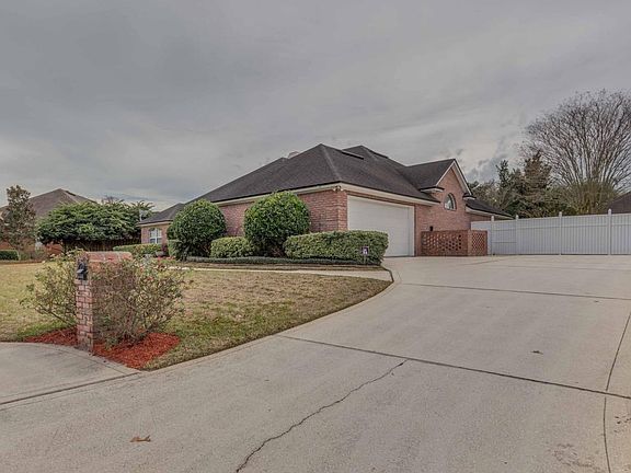 3rd image of 1208 Edgewater Dr