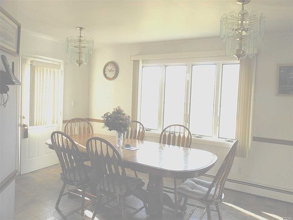 4th image of 561 Higbie Ln