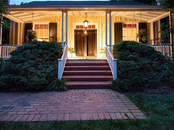 3rd image of 676 Kennesaw Ave NW