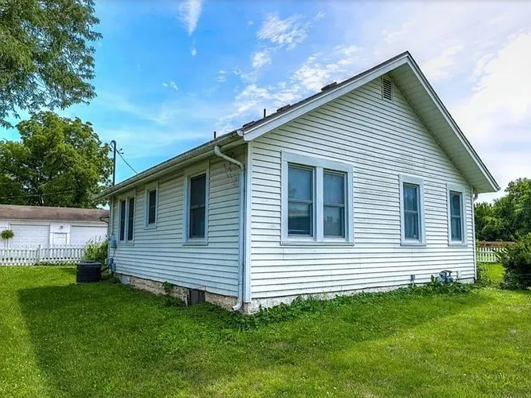 929 E Blue Ridge Blvd — Photo 11
