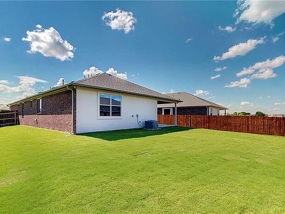 2nd image of 18521 Urbano Dr