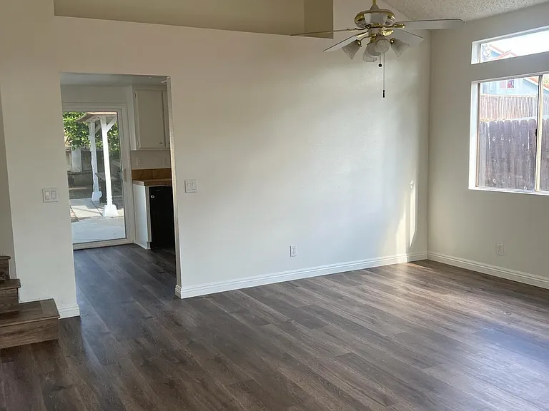 36194 Vence Dr — Photo 11