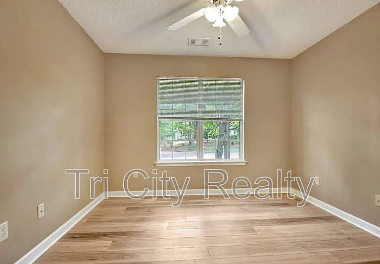 49 Montrose Ln — Photo 44