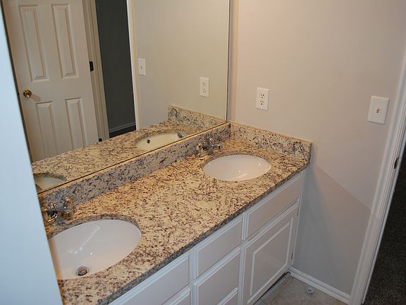 Master bath. Granite!