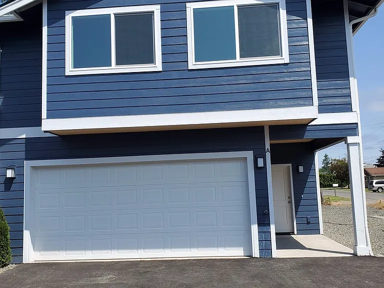 1917 Ahlers Ave — Photo 2