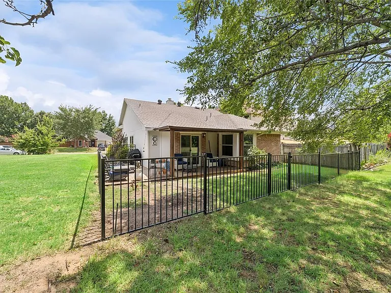 1701 Prescott Dr — Photo 24
