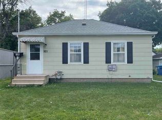 921 Adrian St, Waterloo, IA 50703