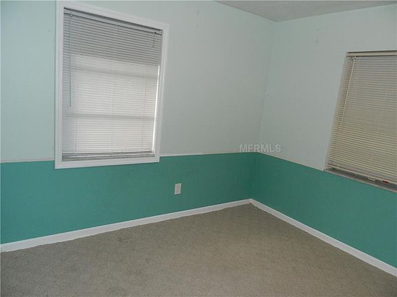 3rd image of 1576 N Page Dr
