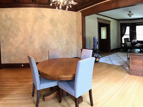 3rd image of 784 Laurel Ave #1