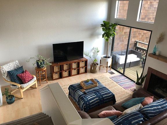 Living room (with prior tenant's furniture)