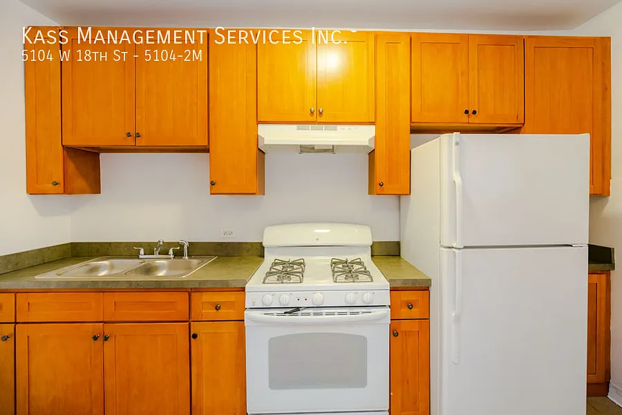 Spacious 1 bed in Cicero - Eat-in-Kitchen, Heat Included - See our 3D Tour and Video Included Below — Photo 3