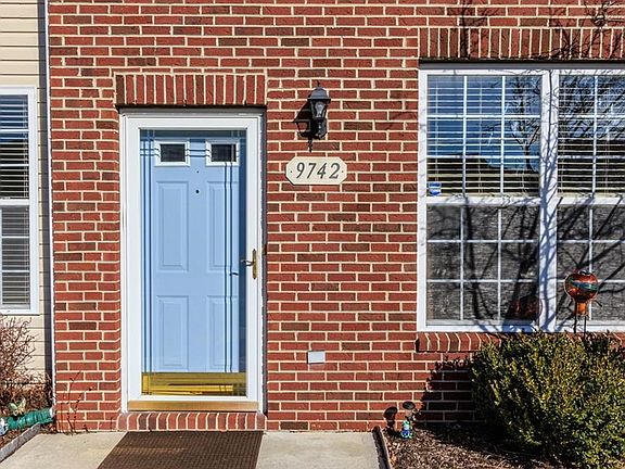 4th image of 9742 Springcress Dr