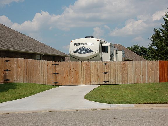 5th image of 436 Tumbleweed Dr