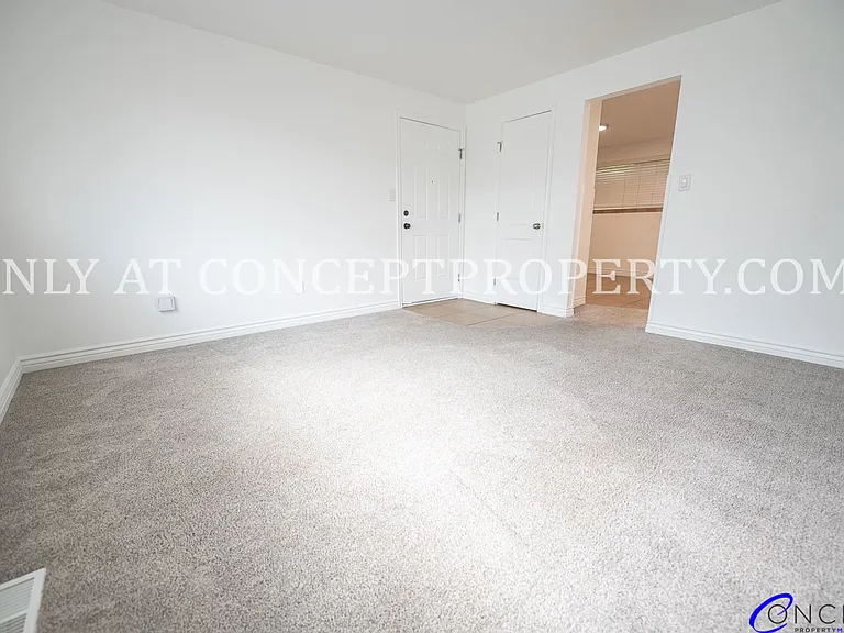 466 E Woodland Ave — Photo 73