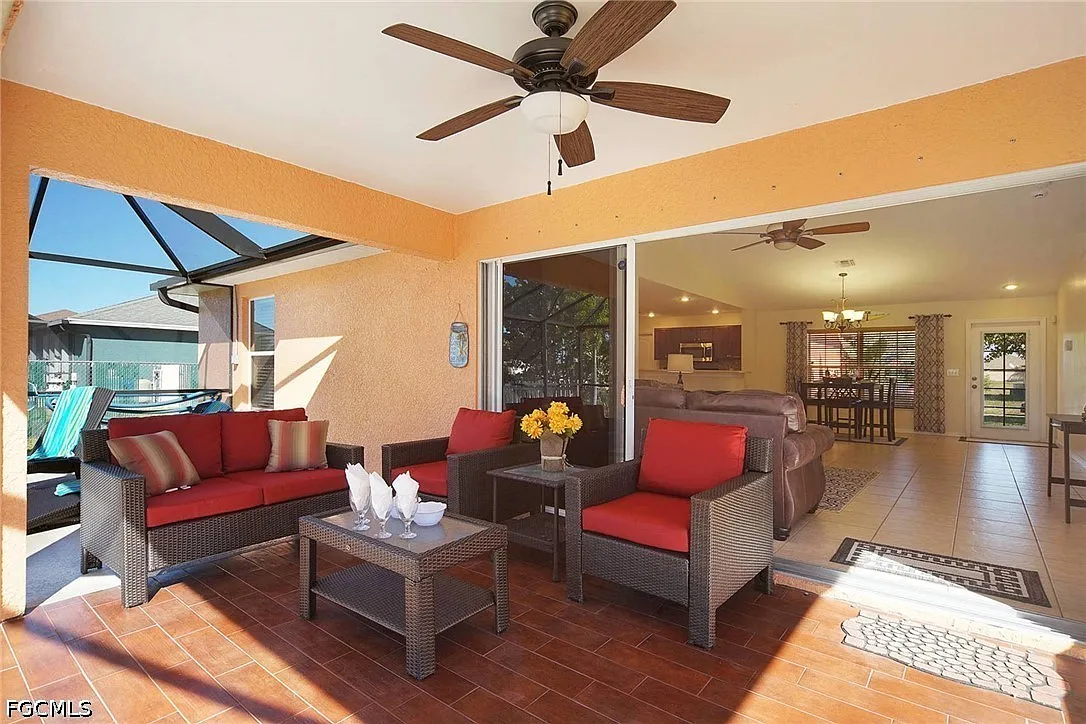 3 bed, 2.0 bath, 1408 sqft, $4,555 — Photo 3