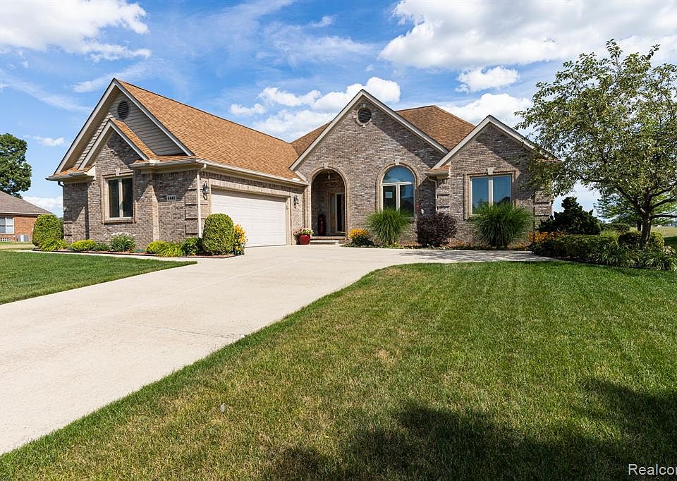 8448 Eagle Pointe Dr, Newport, MI 48166 Zillow