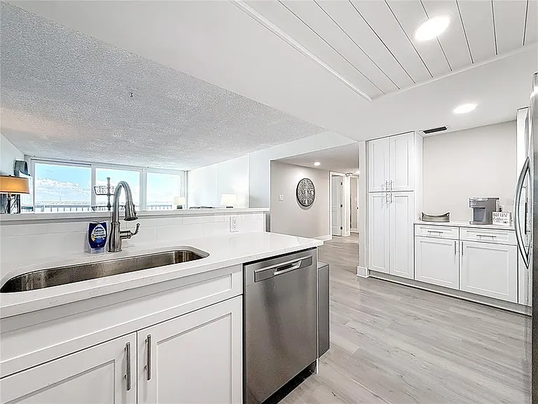 400 Island Way #1411 — Photo 13