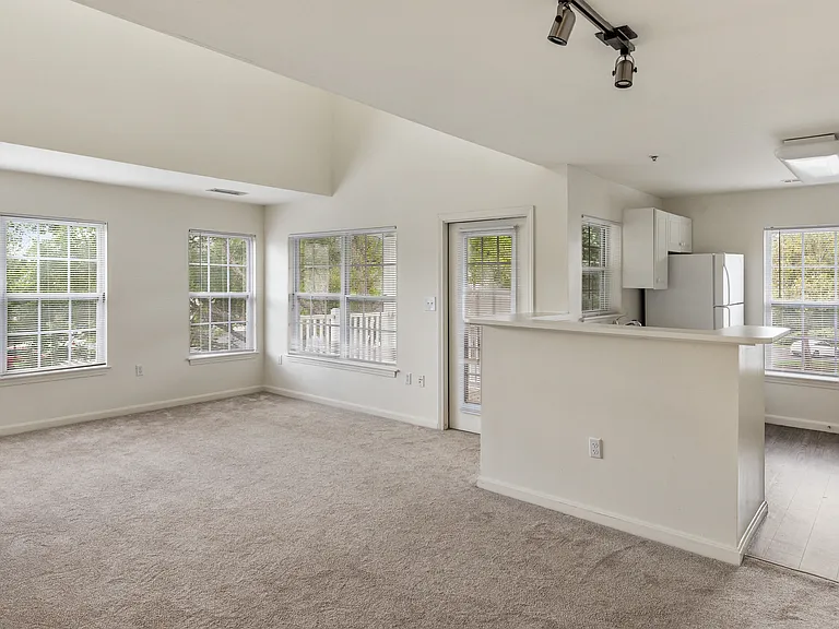 Orchards Apartments — Photo 27