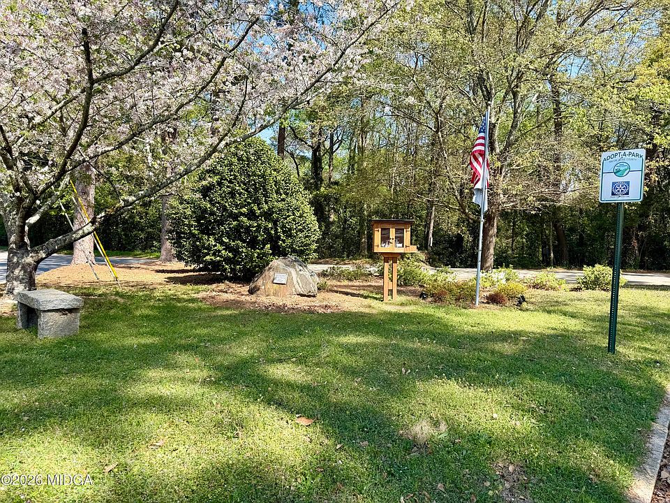 2nd image of 3770 Overlook Dr