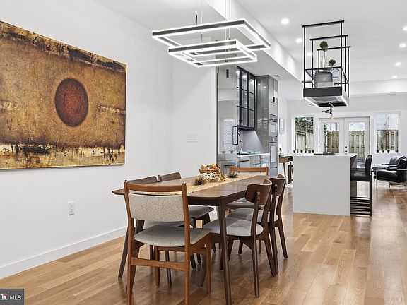 5th image of 1203 G St NE