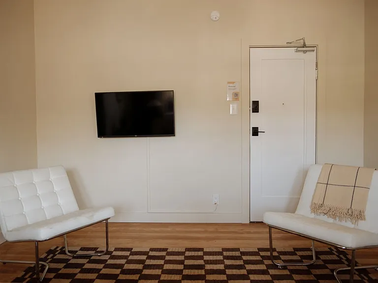 Avondale Hollywood Apartments — Photo 59