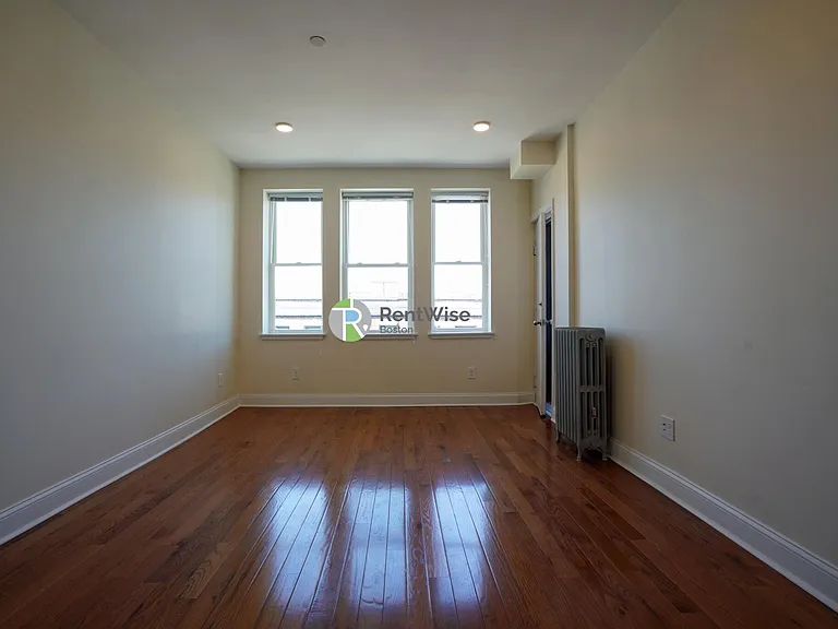 123 Sutherland Rd #P — Photo 10