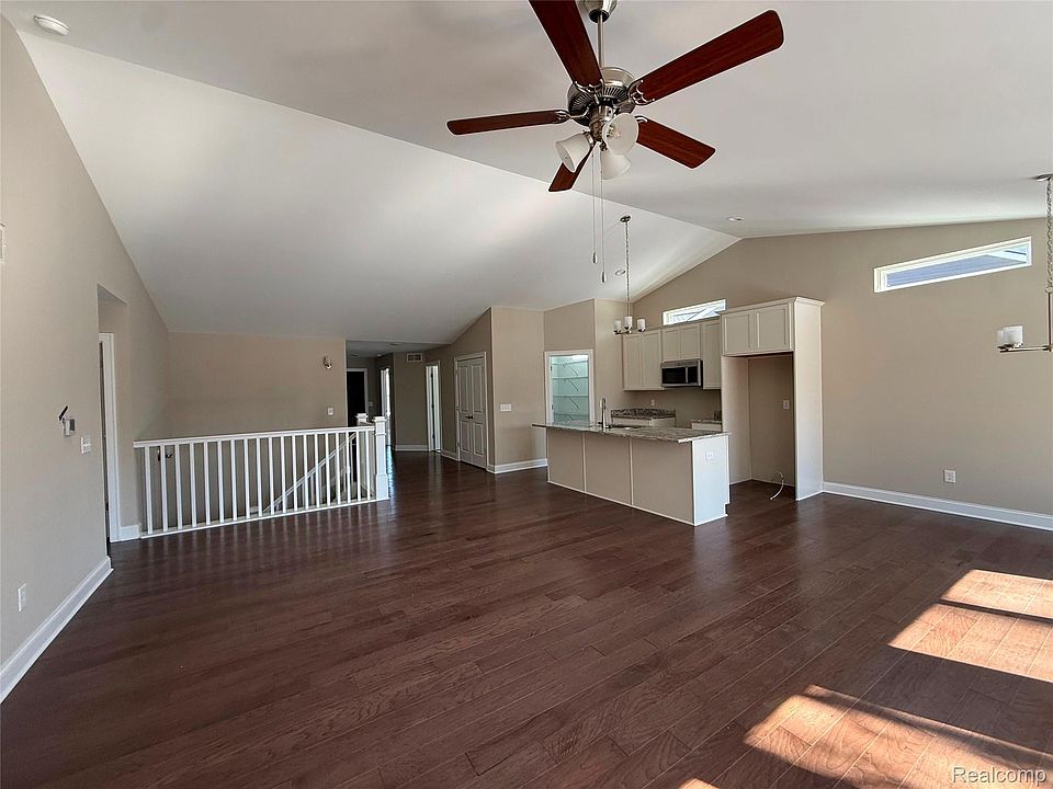 1079 Camellia Cir #33, photo 8